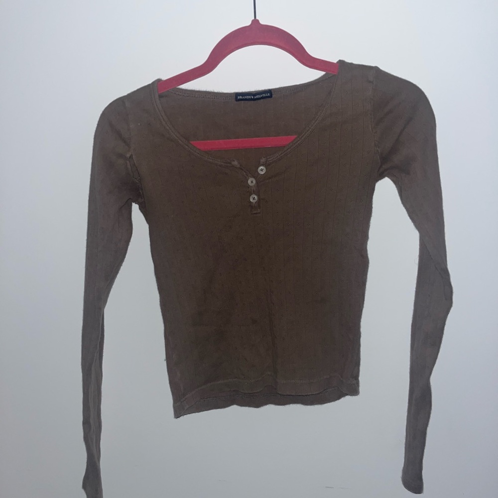 brandy melville brown top (i will sew hole before shipping)